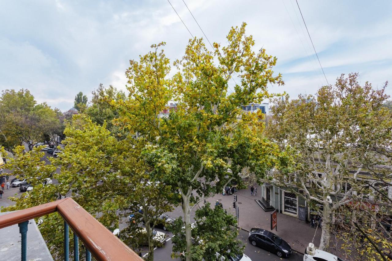 2 Bedroom On Deribasovskaya Str. Odesa Exterior foto